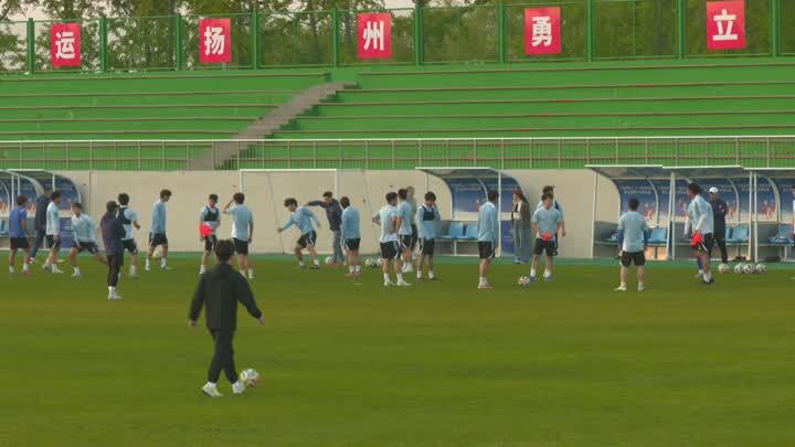 2026“苏超”|踢球、读书两不误!扬州队四名队员圆梦大学