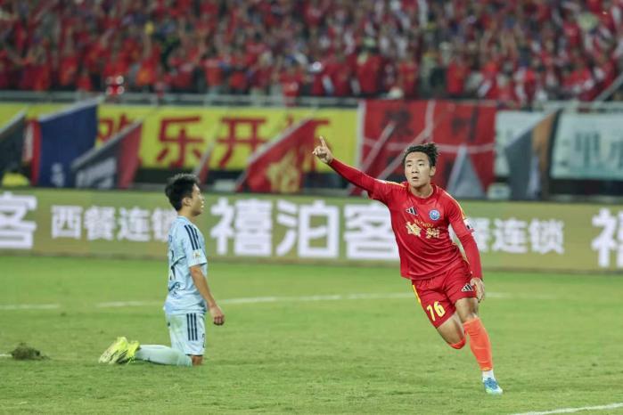 2026“苏超”丨30527人的徐州奥体，见证了一场没有输家的“苏北德比”