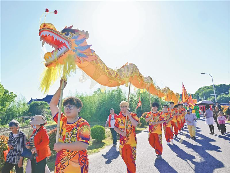 看巡游 逛集市 赏大戏 甘露庙会焕发非遗新活力