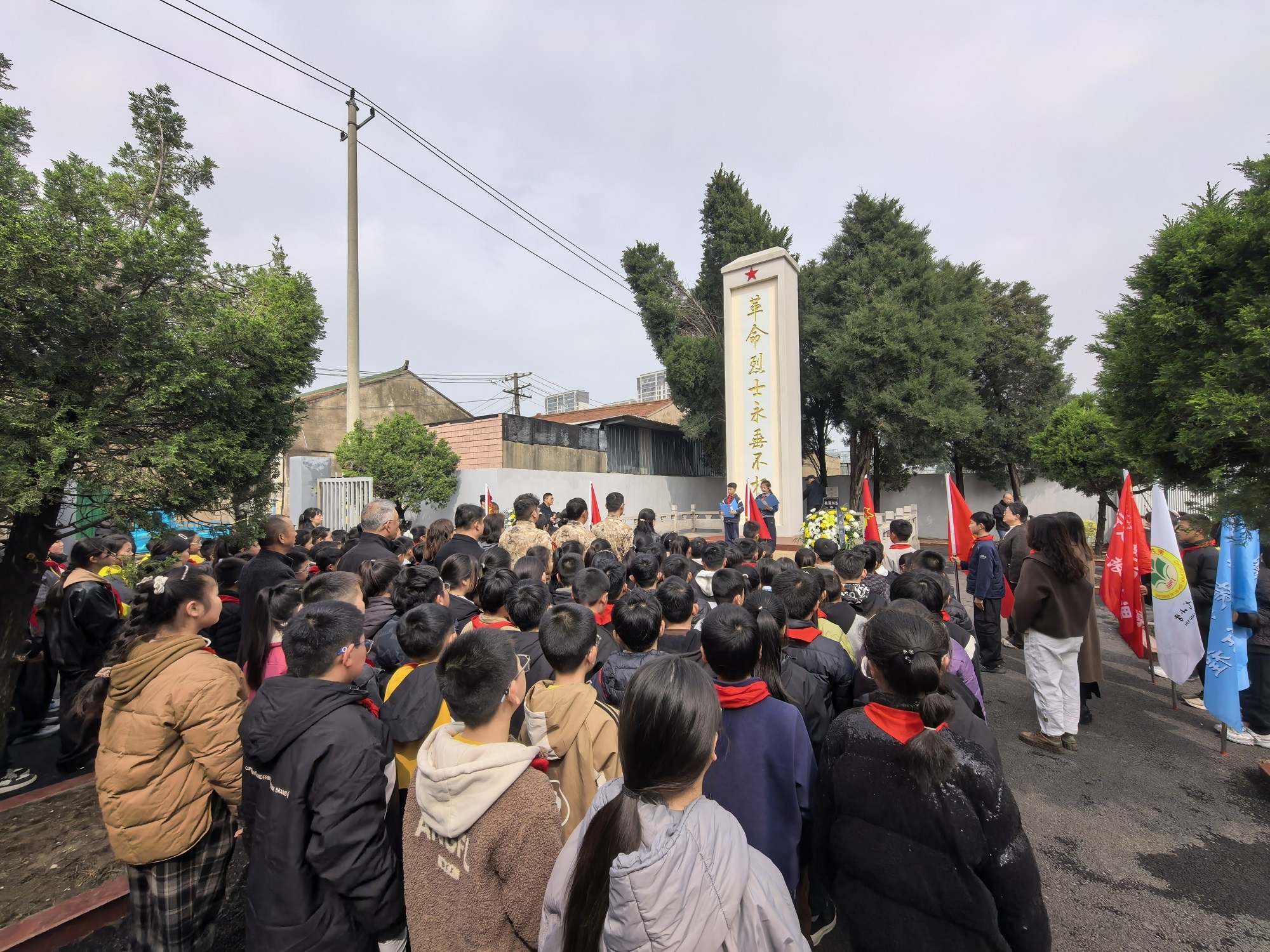 一场跨越时空的庄严对话，让红色基因“传”下去