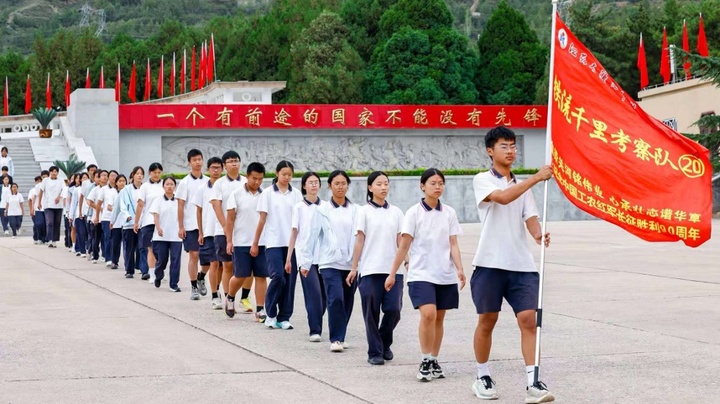 “行走思政课”何以坚守二十载?泗洪一中学连续20年重走“红色革命路”