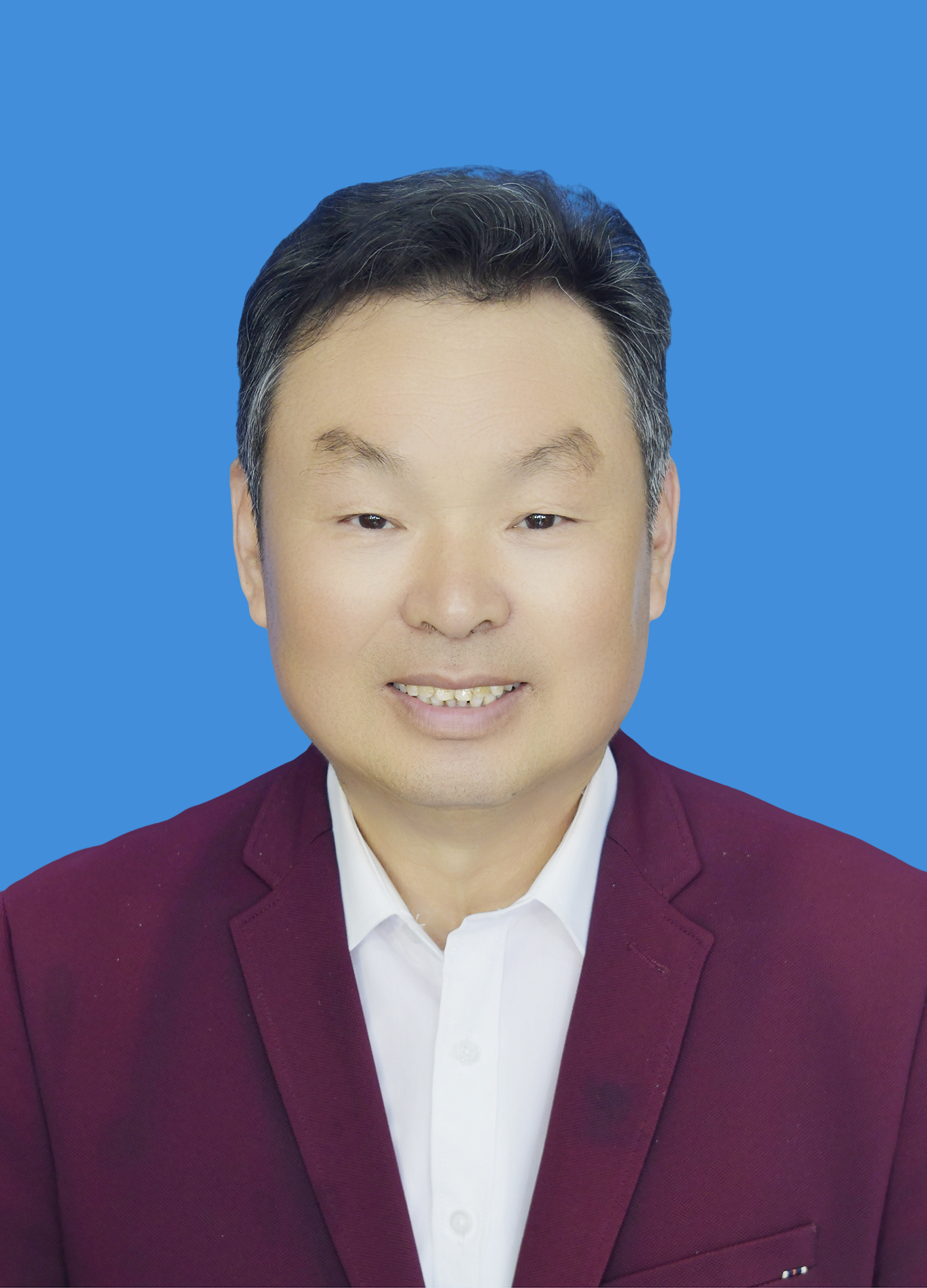 李晓红证件照.jpg