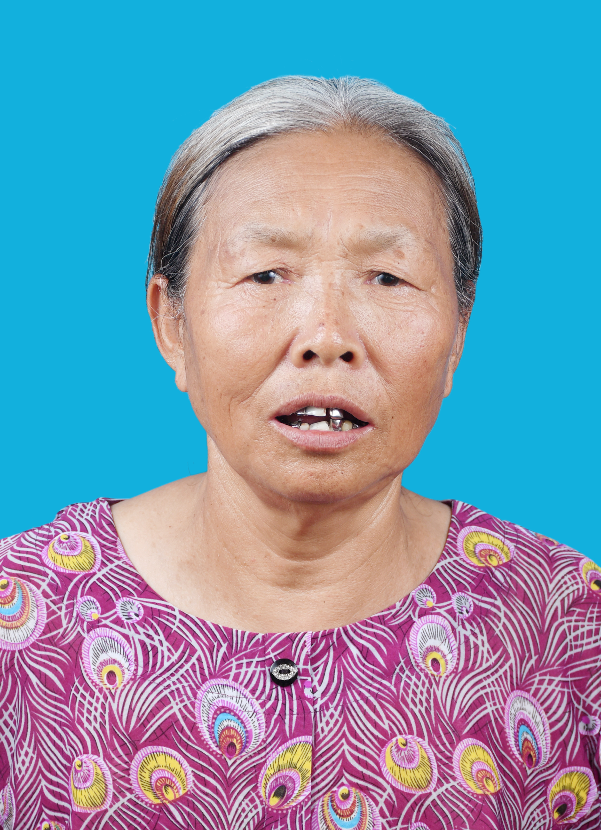 何友凤 证件照.jpg